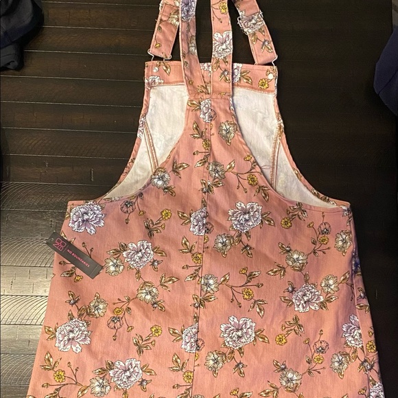 OVERALL FLORAL DRESS                                  *brand new *very cute - Picture 4 of 4